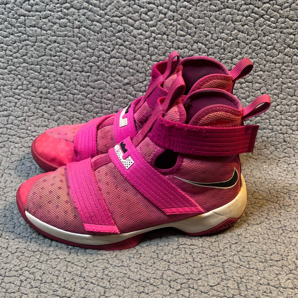 Nike LeBron Soldier Ten Sneakers Youth Size 5 Pink And White High Top
